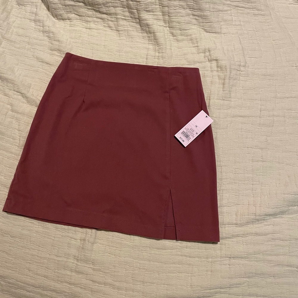 Maroon stretchy skirt